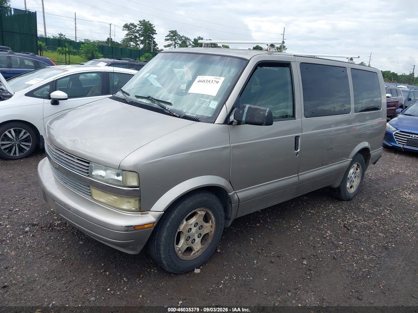 2004 CHEVROLET ASTRO auction photo 2