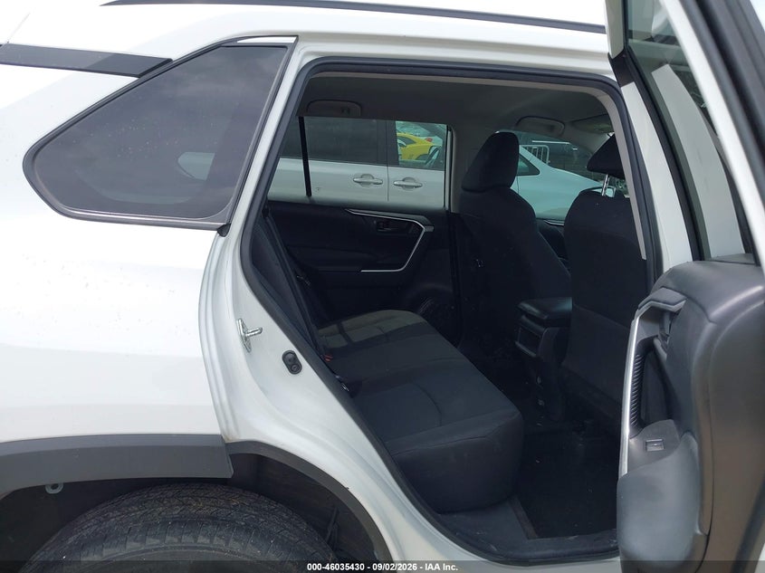 TOYOTA RAV4 - zdjęcie 8