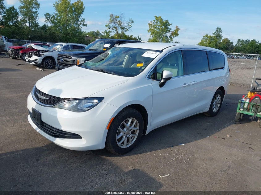 2017 Chrysler Pacifica, Front End, IAAI, VIN 2C4RC1DGXHR588163 — photo 2
