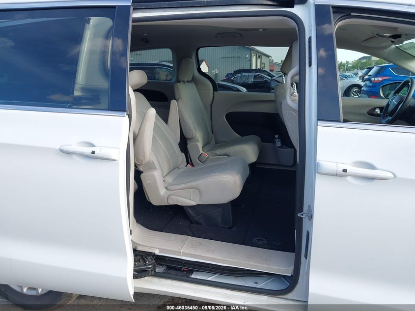 CHRYSLER PACIFICA 2017 VIN 2C4RC1DGXHR588163