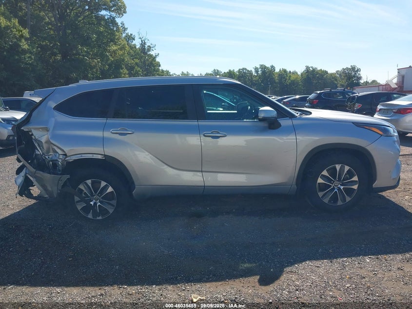 TOYOTA HIGHLANDER - zdjęcie 13