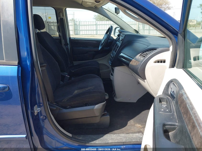 2011 DODGE GRAND CARAVAN auction photo 5