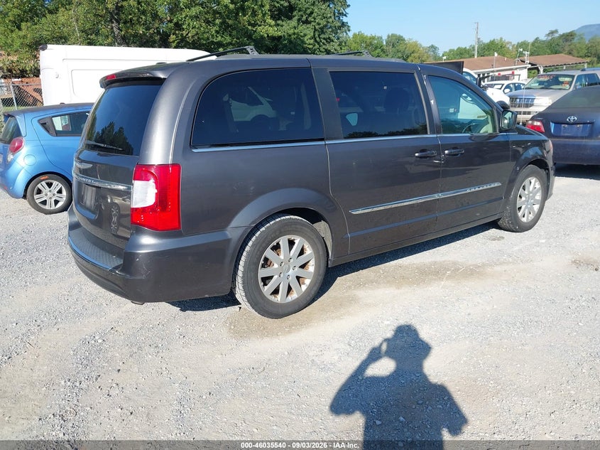 2015 CHRYSLER TOWN & COUNTRY auction photo 4