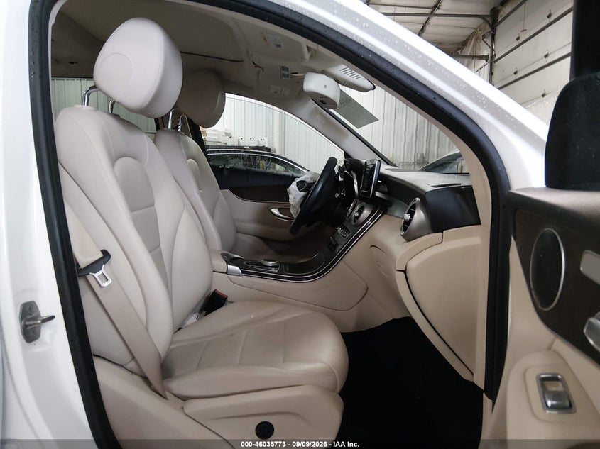 MERCEDES-BENZ GLC 300 - zdjęcie 5