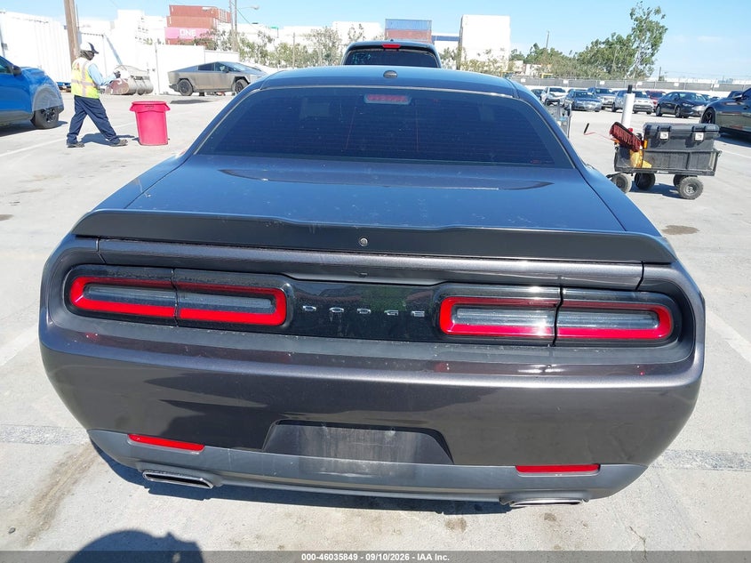 DODGE CHALLENGER - zdjęcie 17