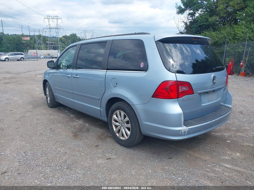 2012 VOLKSWAGEN ROUTAN auction photo 3