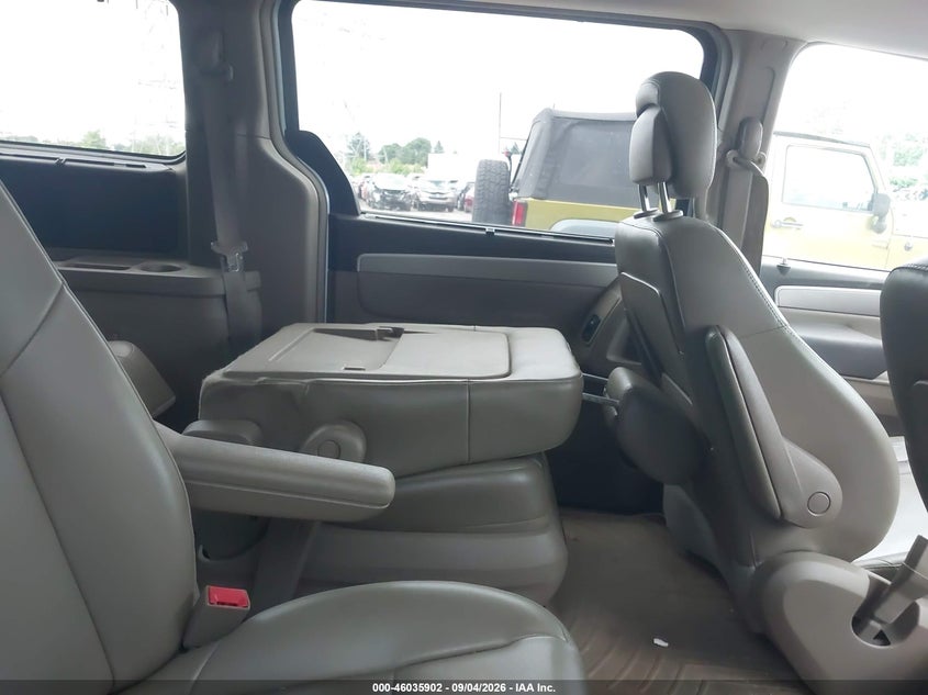 2012 VOLKSWAGEN ROUTAN auction photo 8
