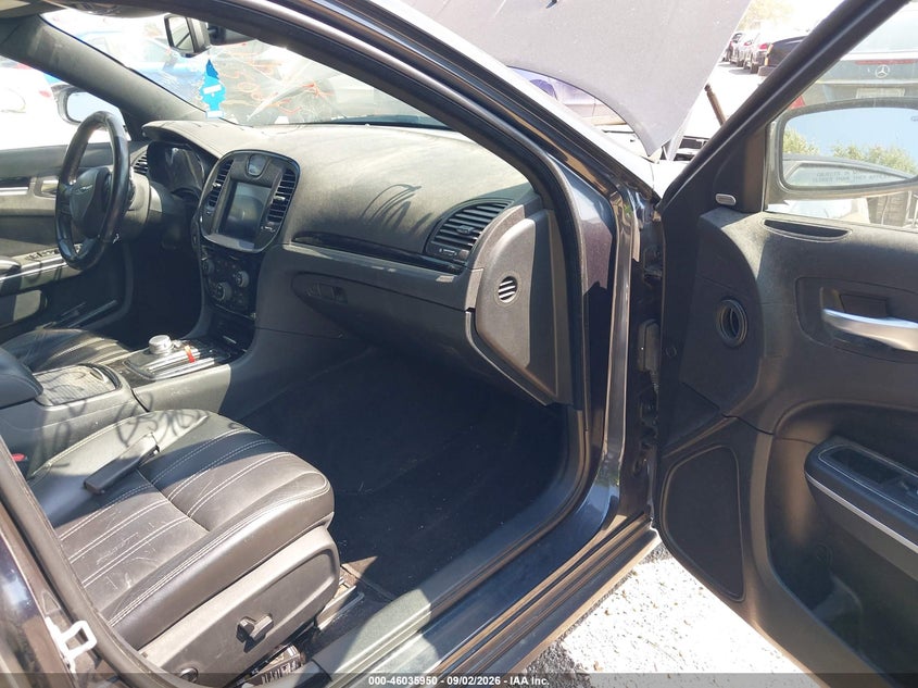 2018 CHRYSLER 300 auction photo 5