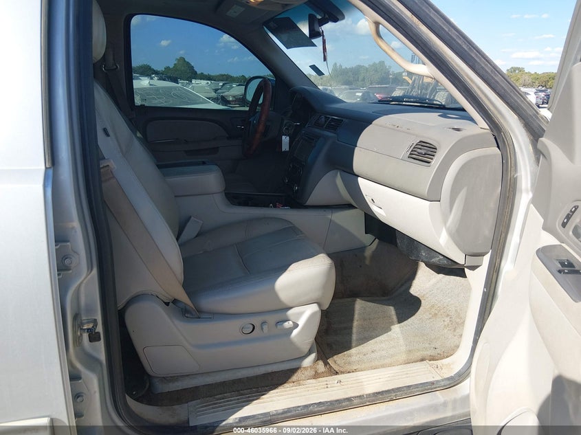 2013 CHEVROLET SUBURBAN 1500 auction photo 5
