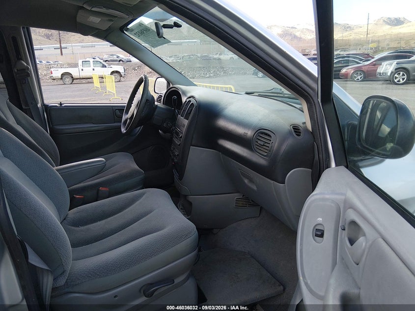 2005 DODGE GRAND CARAVAN auction photo 5