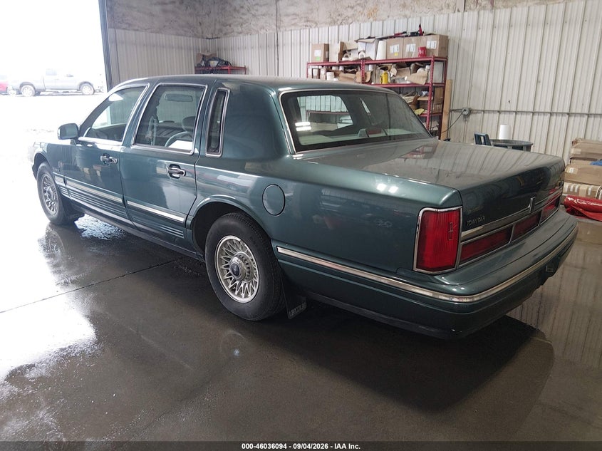 LINCOLN TOWN CAR 1996 VIN 1LNLM81W9TY722216