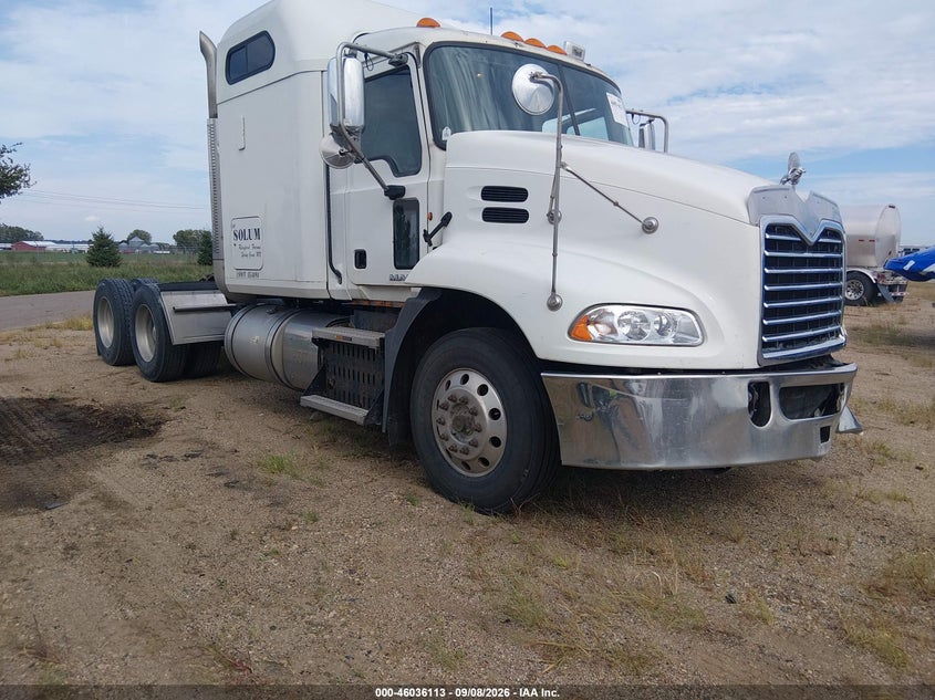 2011 MACK 600 CXU600