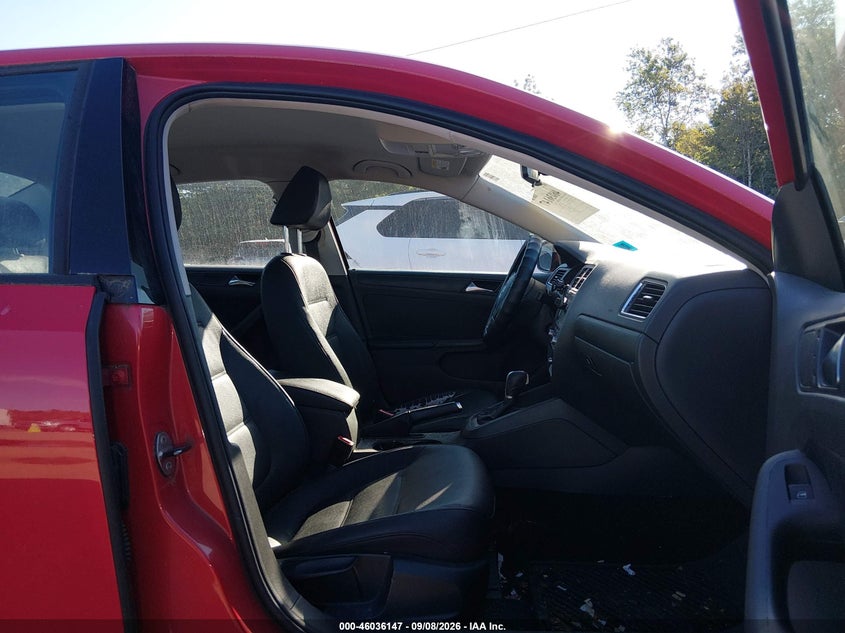 2011 VOLKSWAGEN JETTA auction photo 5