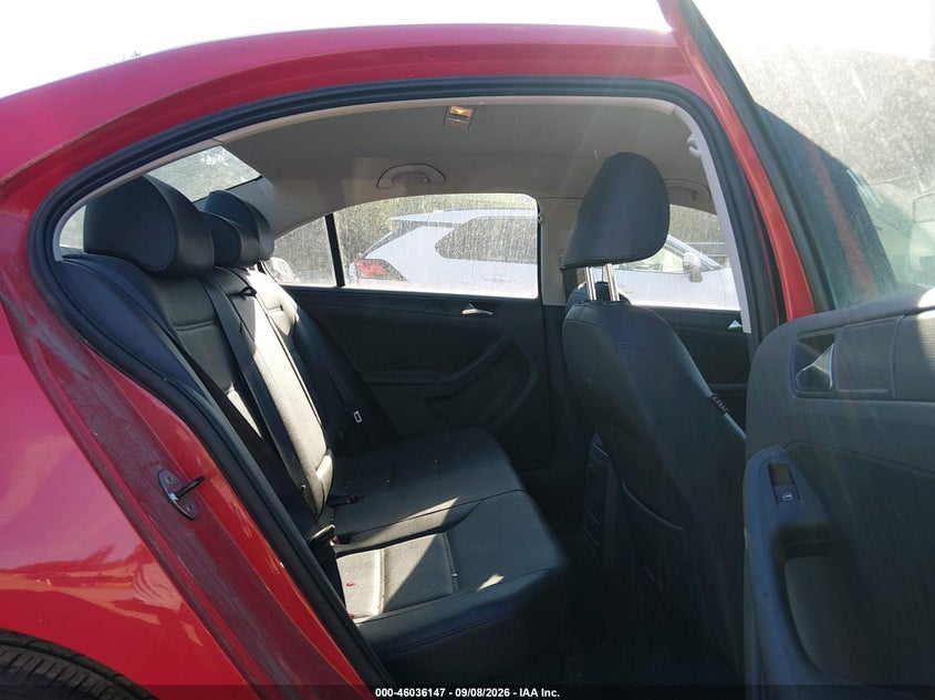2011 VOLKSWAGEN JETTA auction photo 8
