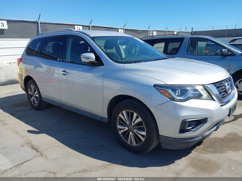 2019 Nissan Pathfinder SV