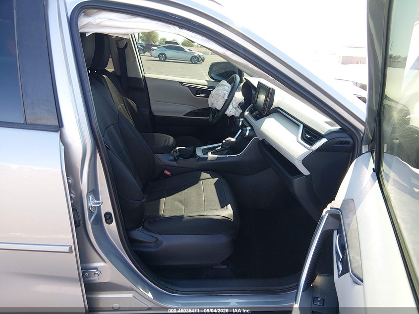 2020 TOYOTA RAV4 auction photo 5