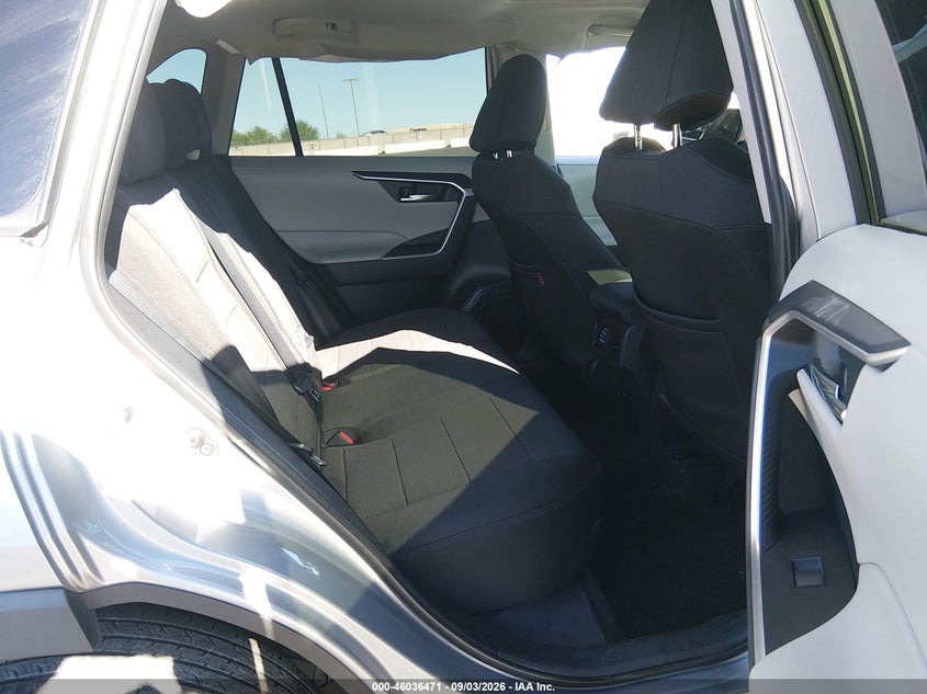 2020 TOYOTA RAV4 auction photo 8