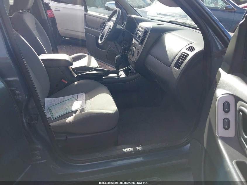 2005 FORD ESCAPE auction photo 5