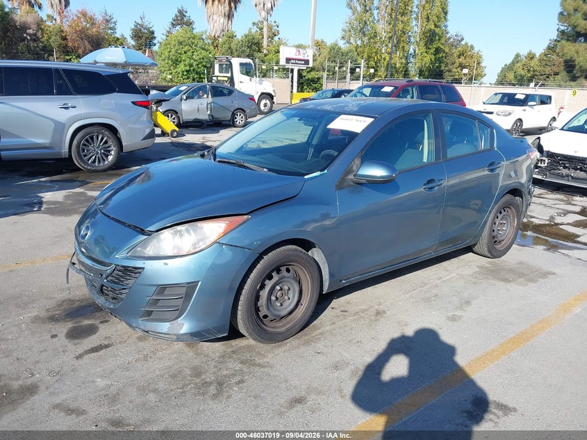 2011 Mazda 3, Front End, IAAI, VIN JM1BL1UG0B1491521 — photo 2