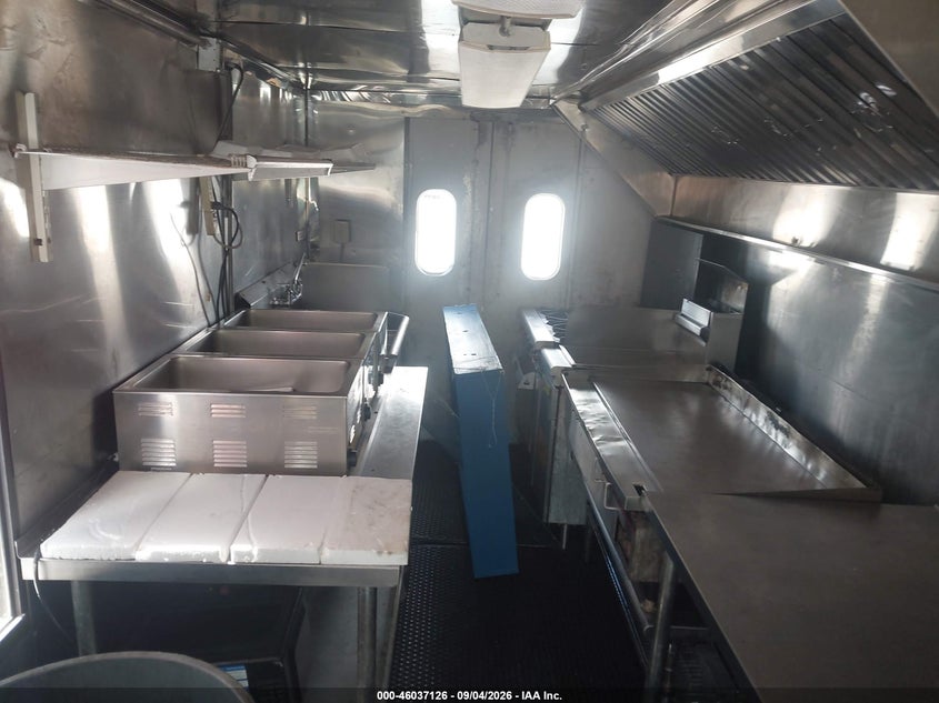 1997 GMC FOOD TRUCK auction photo 8