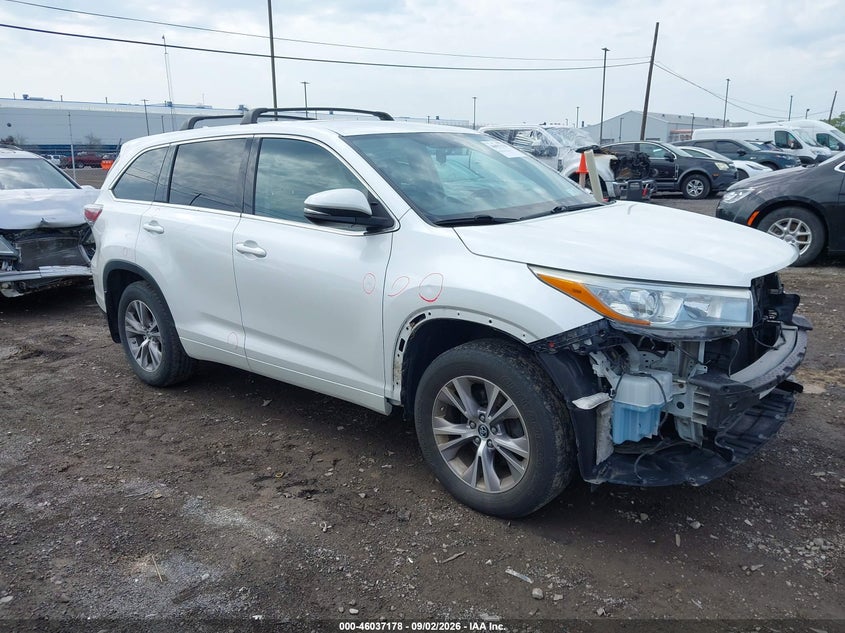 2016 TOYOTA HIGHLANDER auction photo 1