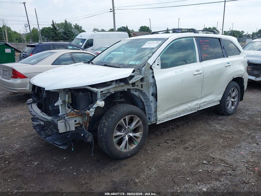 2016 TOYOTA HIGHLANDER auction photo 2