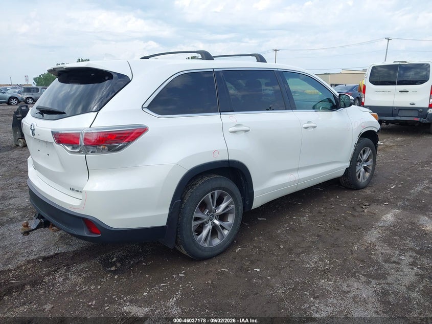 2016 TOYOTA HIGHLANDER auction photo 4