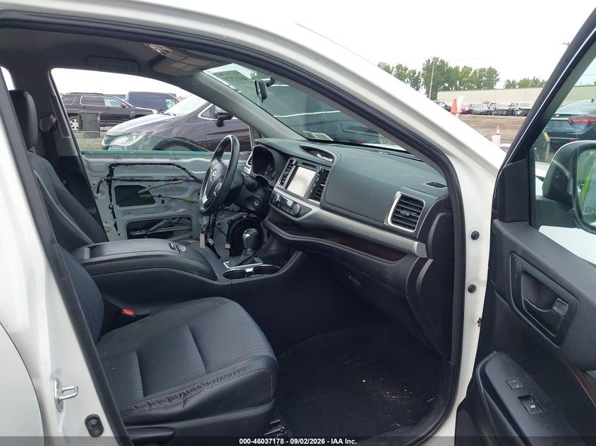 2016 TOYOTA HIGHLANDER auction photo 5