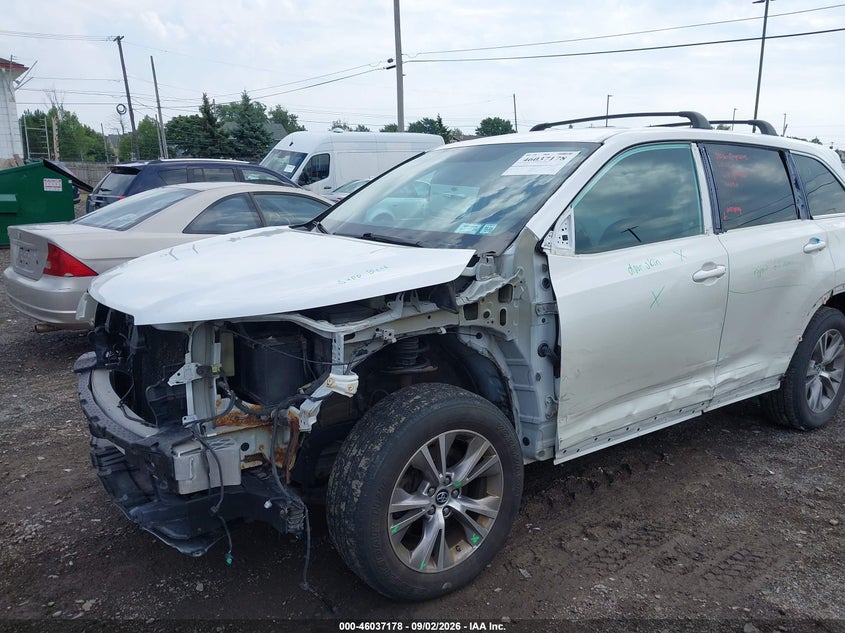 2016 TOYOTA HIGHLANDER auction photo 6