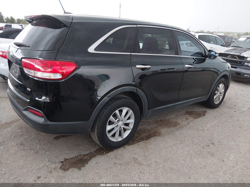 2016 KIA SORENTO auction photo 4