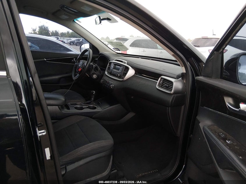 2016 KIA SORENTO auction photo 5