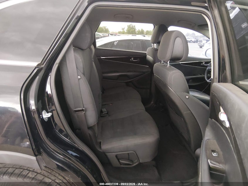 2016 KIA SORENTO auction photo 8