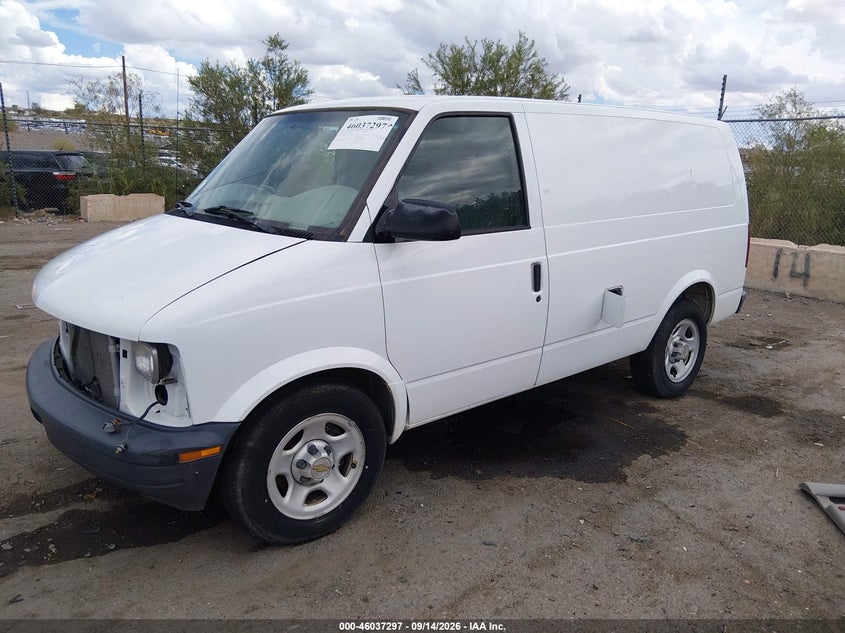 2004 CHEVROLET ASTRO auction photo 2