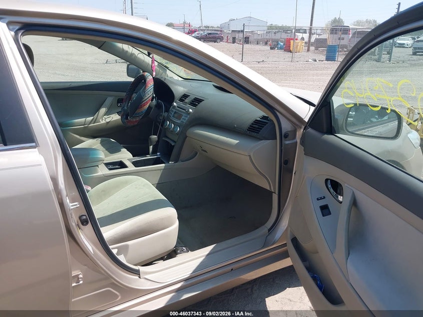 2009 TOYOTA CAMRY auction photo 5