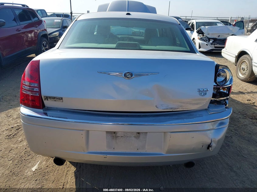 2006 CHRYSLER 300C auction photo 6