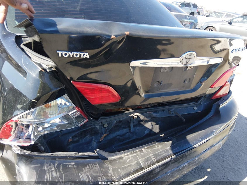 2004 TOYOTA AVALON auction photo 6
