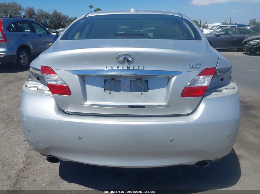 2013 INFINITI M SEDAN 3.7L V-6 DOHC, VVT, 330HP
