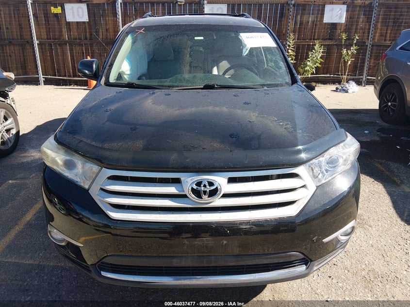 Фото 13 - TOYOTA HIGHLANDER