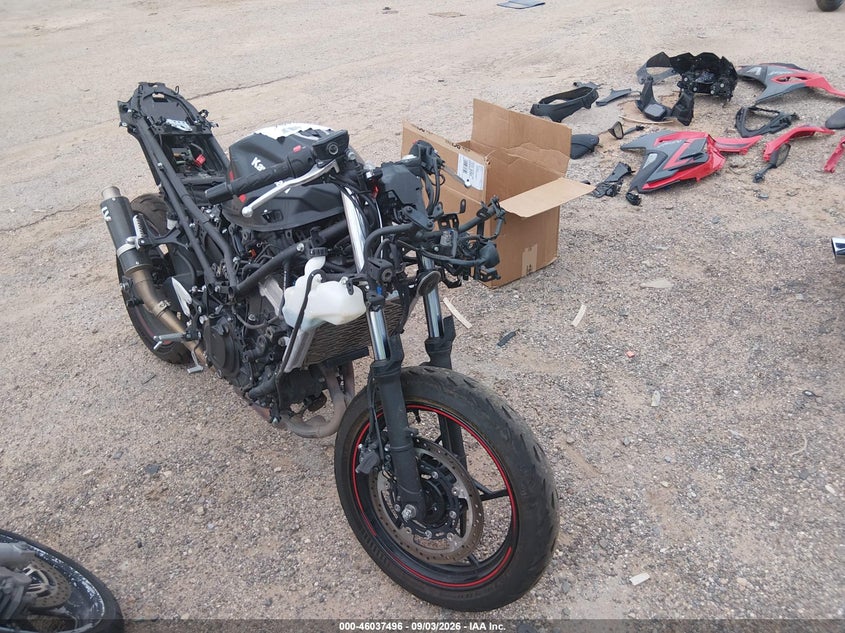 KAWASAKI EX500 2025