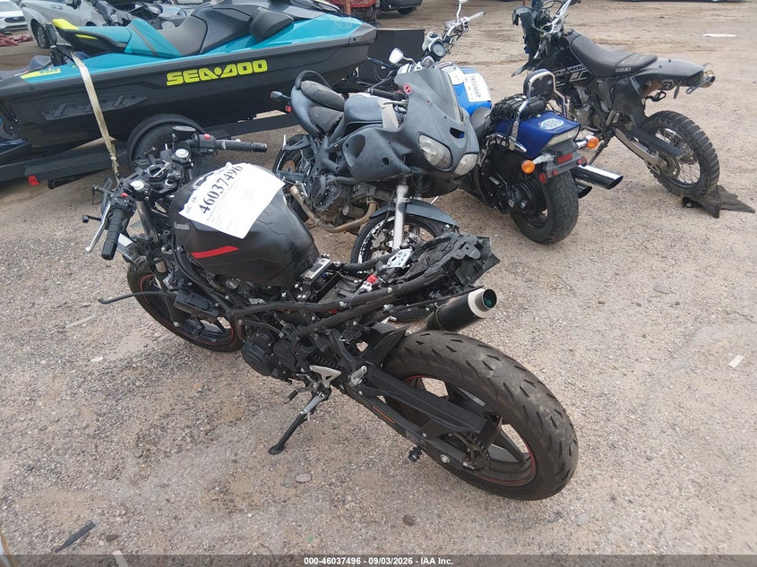 KAWASAKI EX500 2025
