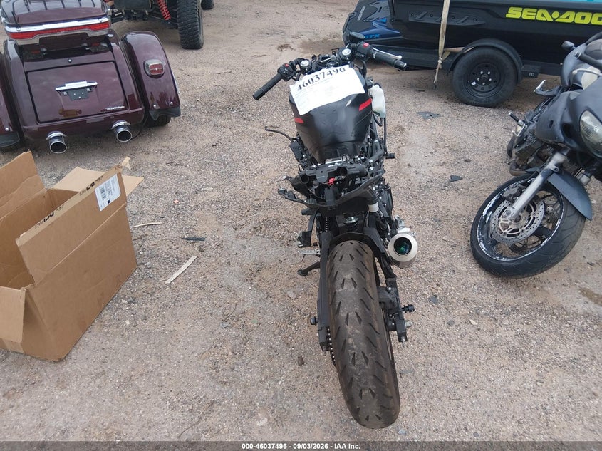KAWASAKI EX500 2025