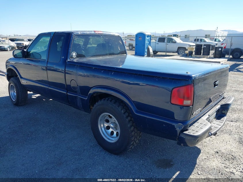 2002 CHEVROLET S-10 auction photo 3