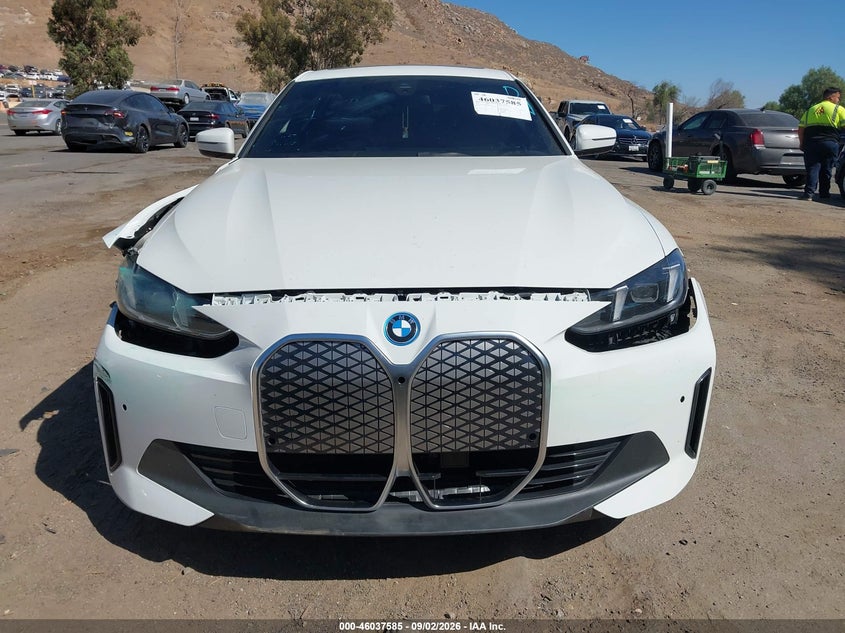 BMW I4 GRAN COUPE - zdjęcie 12