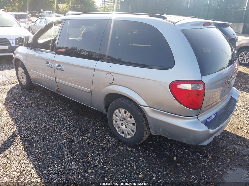 2006 CHRYSLER TOWN & COUNTRY auction photo 3