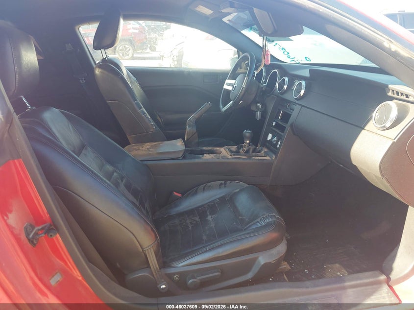 2005 FORD MUSTANG auction photo 5