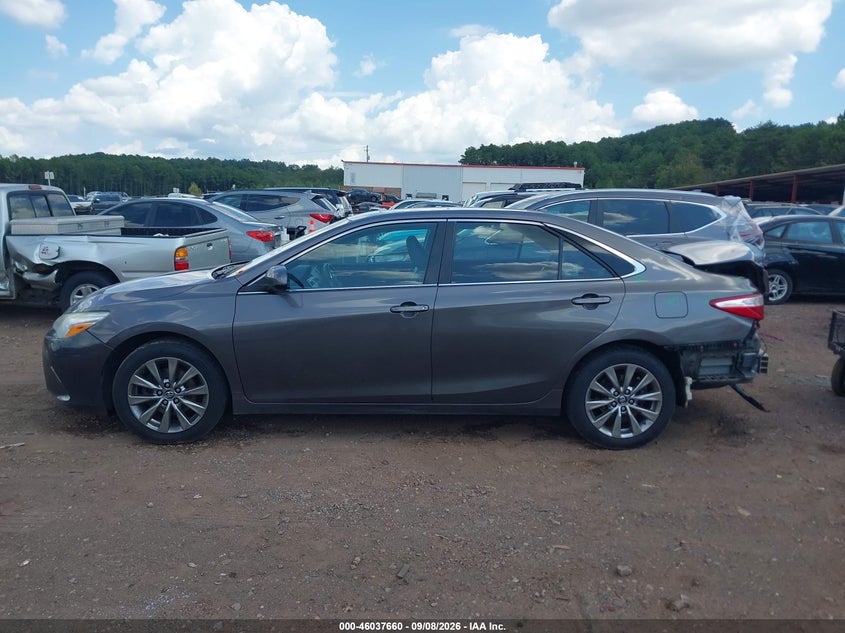 TOYOTA CAMRY - zdjęcie 15