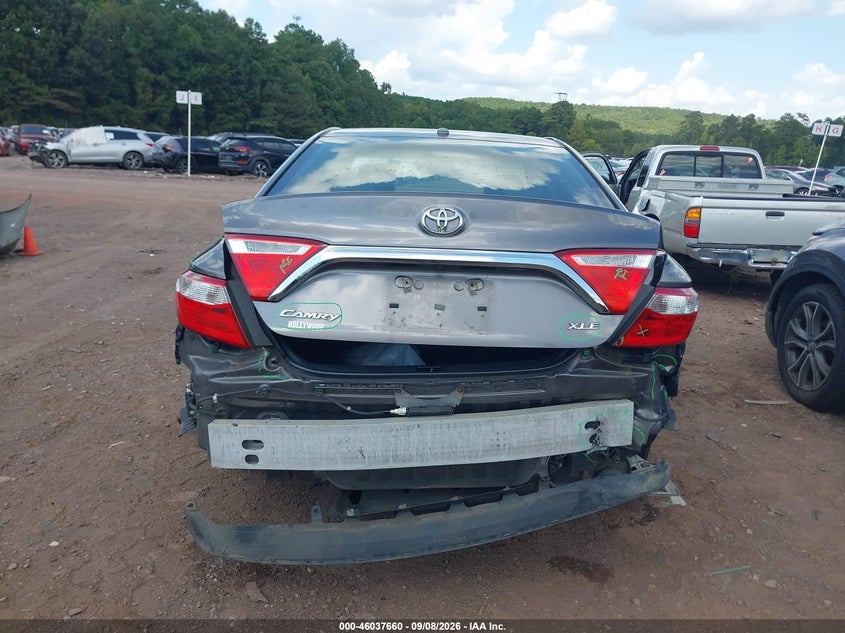 TOYOTA CAMRY - zdjęcie 17