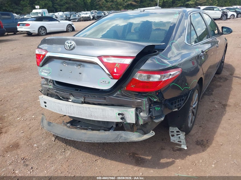TOYOTA CAMRY - zdjęcie 18