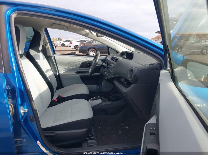 2012 TOYOTA PRIUS C auction photo 5