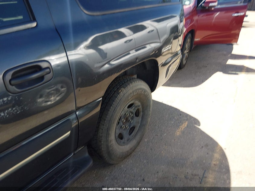 2004 CHEVROLET SUBURBAN auction photo 6